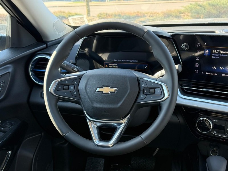 Chevrolet Trax Vehicle Full-screen Gallery Image 11