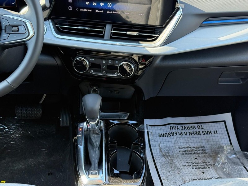 Chevrolet Trax Vehicle Full-screen Gallery Image 13