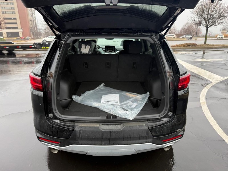 Chevrolet Blazer Vehicle Full-screen Gallery Image 06