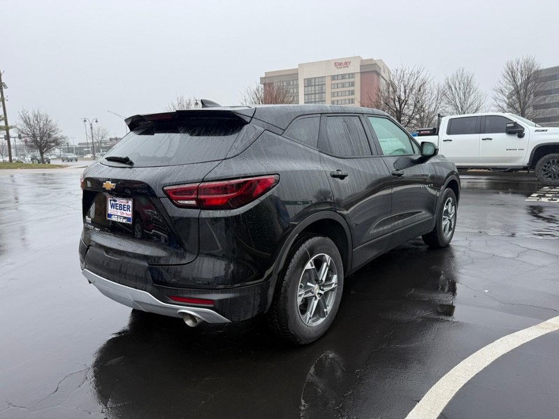 Chevrolet Blazer Vehicle Full-screen Gallery Image 08