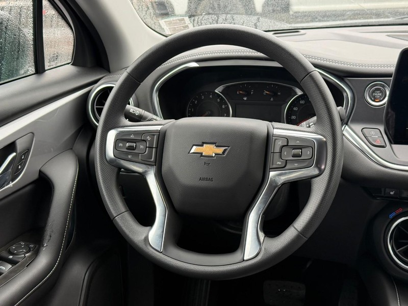 Chevrolet Blazer Vehicle Full-screen Gallery Image 13