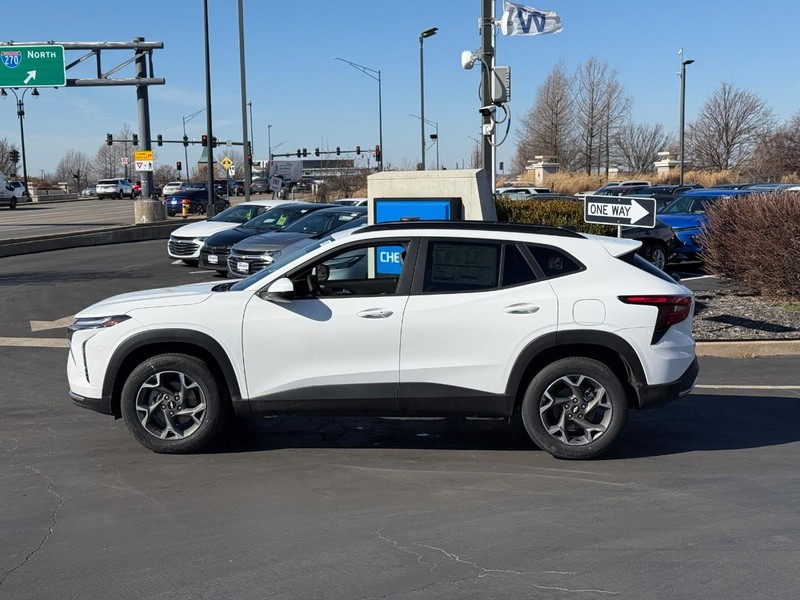 Chevrolet Trax Vehicle Full-screen Gallery Image 2