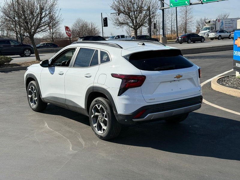 Chevrolet Trax Vehicle Full-screen Gallery Image 3