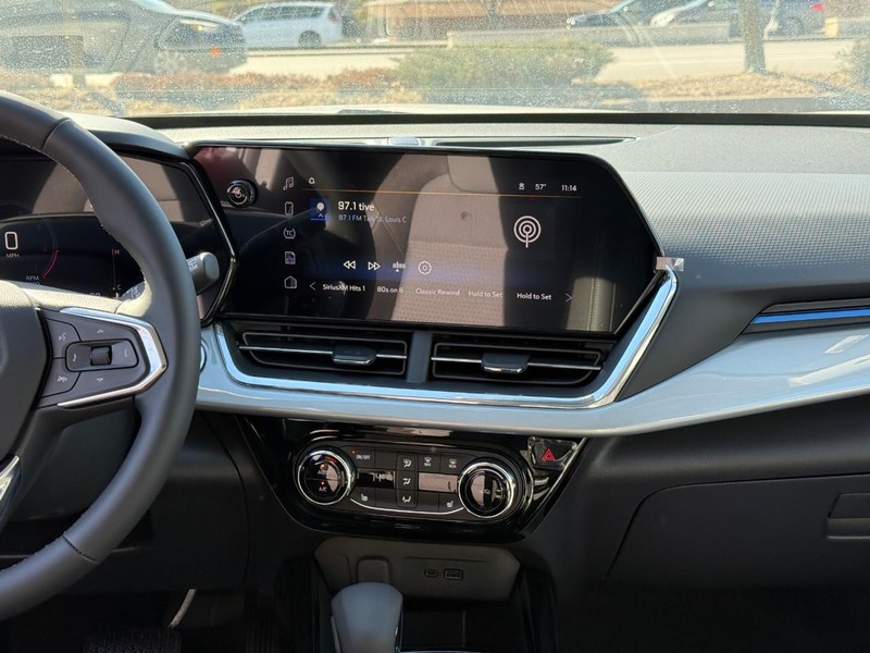 Chevrolet Trax Vehicle Full-screen Gallery Image 14