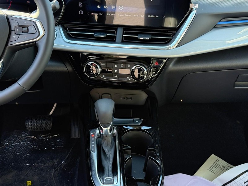 Chevrolet Trax Vehicle Full-screen Gallery Image 15