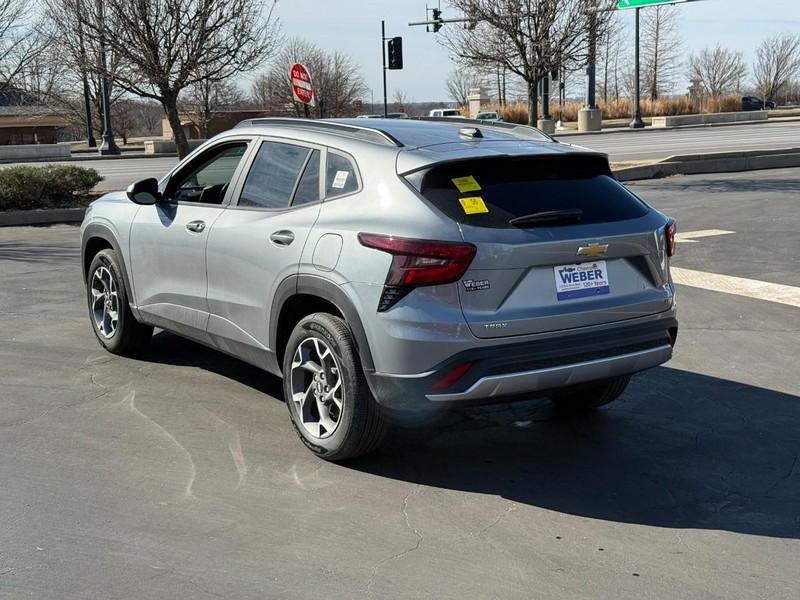 Chevrolet Trax Vehicle Full-screen Gallery Image 3