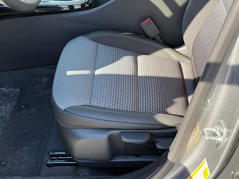 Chevrolet Trax Vehicle Full-screen Gallery Image 16