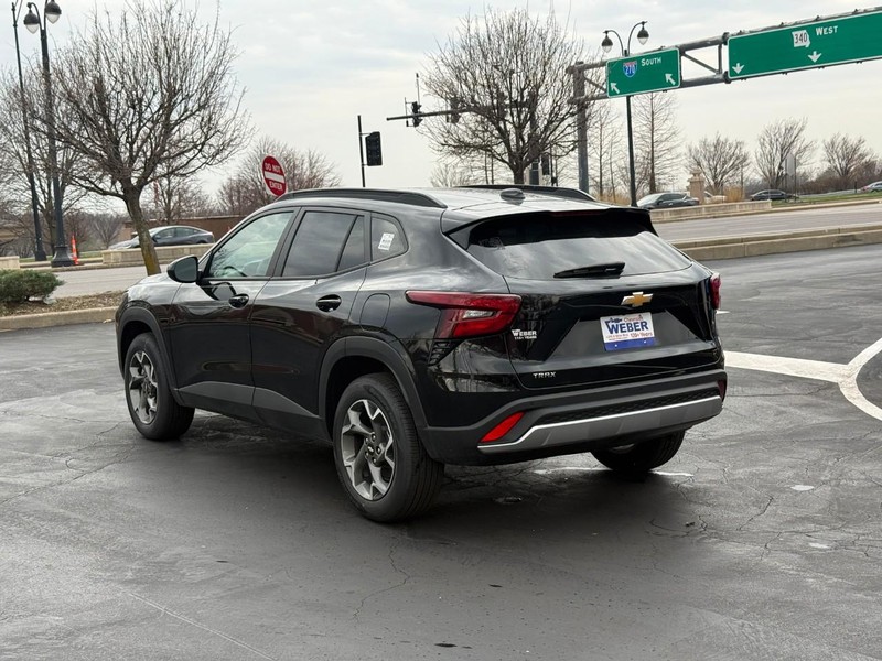 Chevrolet Trax Vehicle Full-screen Gallery Image 3
