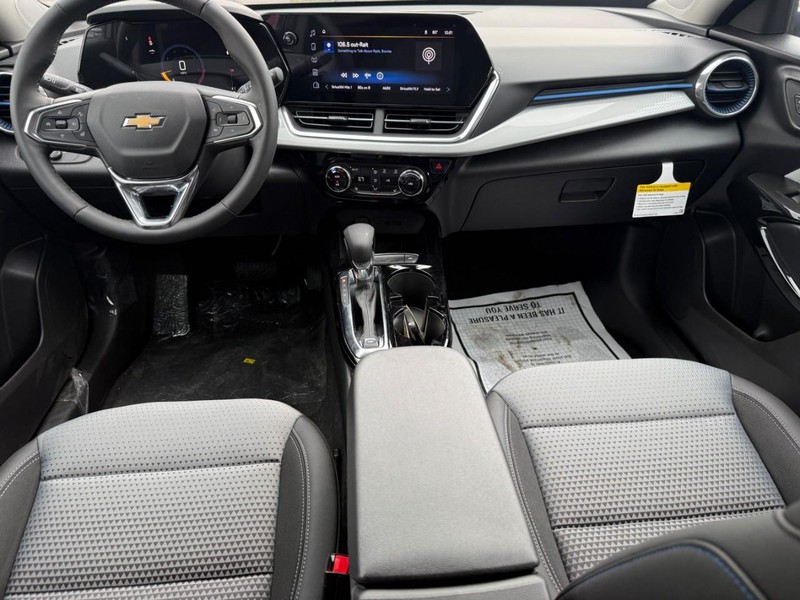 Chevrolet Trax Vehicle Full-screen Gallery Image 10