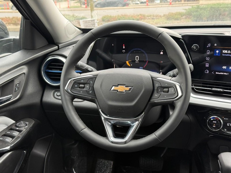 Chevrolet Trax Vehicle Full-screen Gallery Image 11