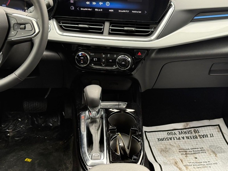 Chevrolet Trax Vehicle Full-screen Gallery Image 13