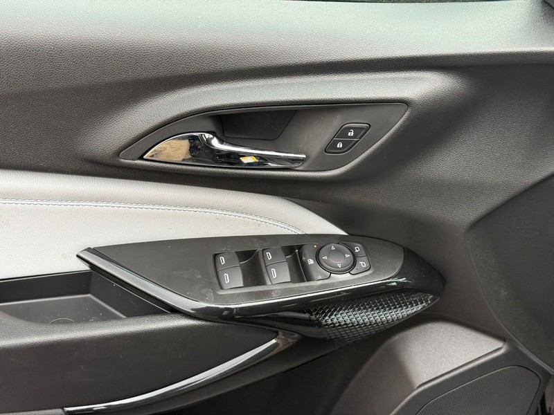 Chevrolet Trax Vehicle Full-screen Gallery Image 14