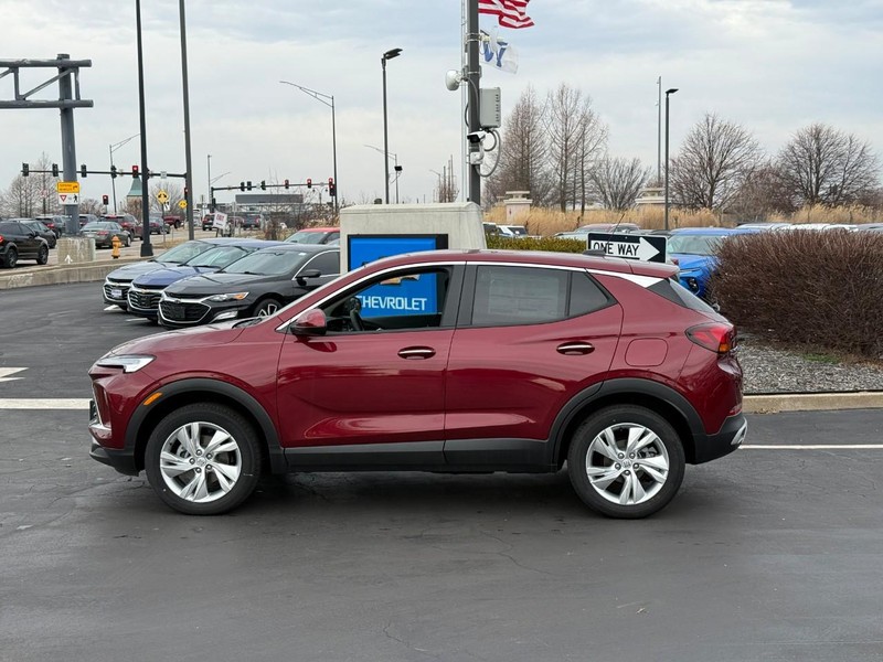 Buick Encore GX Vehicle Full-screen Gallery Image 02