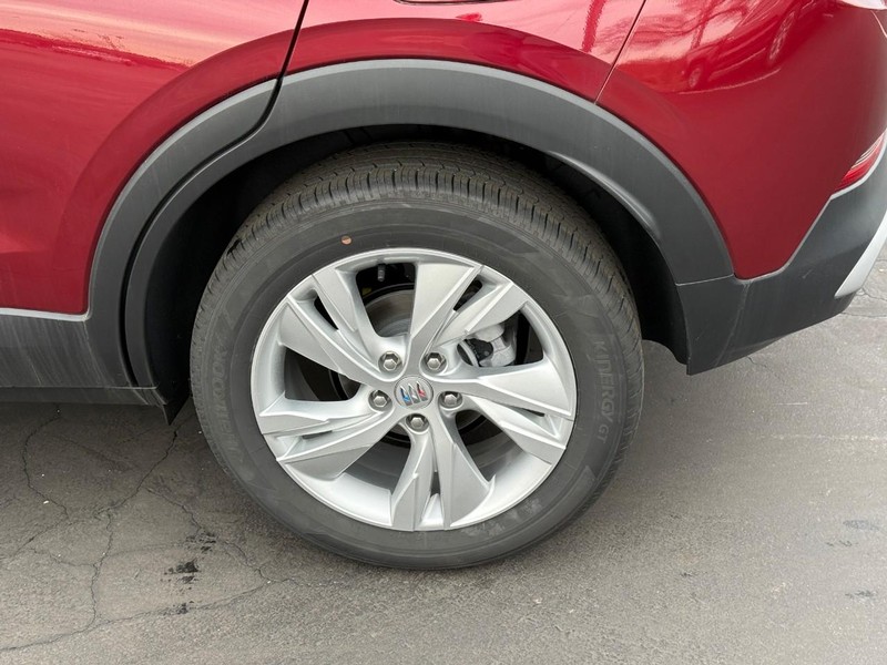 Buick Encore GX Vehicle Full-screen Gallery Image 04