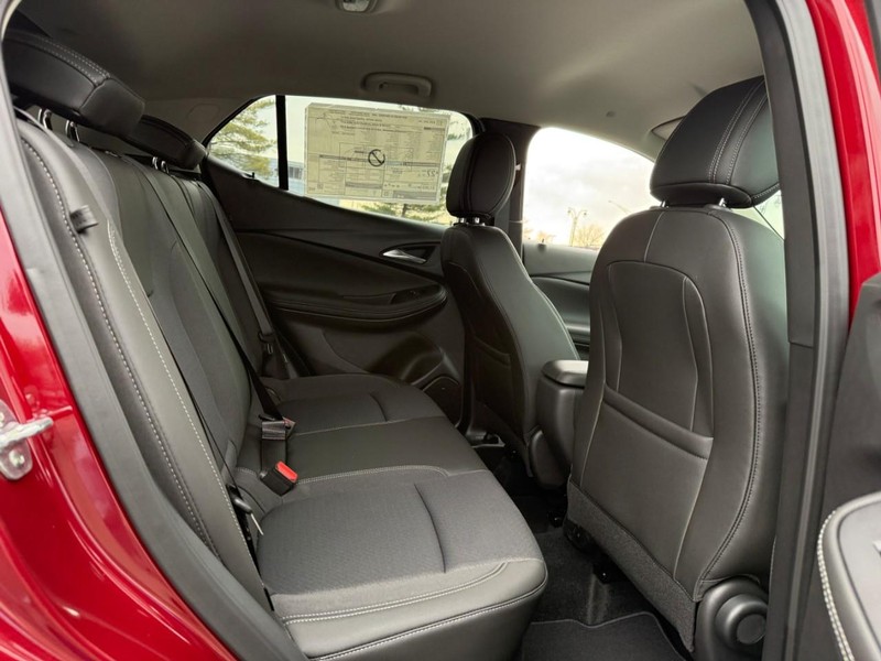 Buick Encore GX Vehicle Full-screen Gallery Image 10