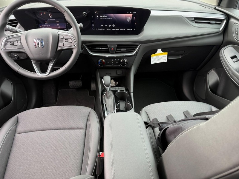 Buick Encore GX Vehicle Full-screen Gallery Image 11