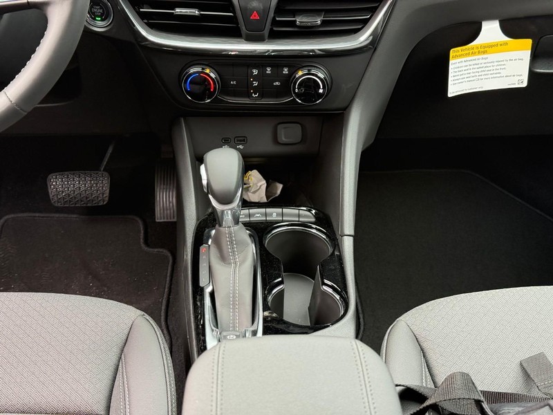 Buick Encore GX Vehicle Full-screen Gallery Image 15