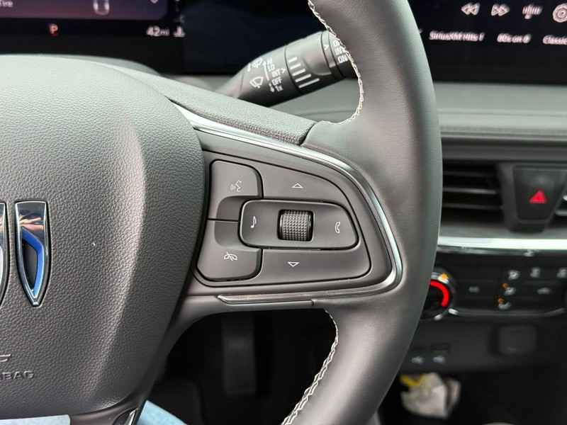 Buick Encore GX Vehicle Full-screen Gallery Image 21