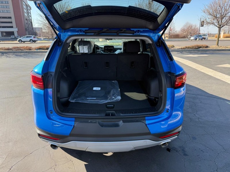 Chevrolet Blazer Vehicle Full-screen Gallery Image 06