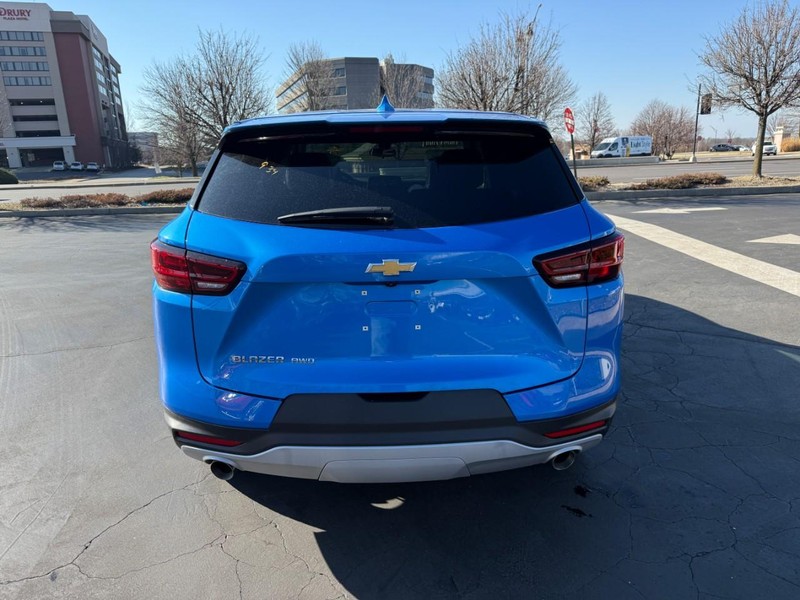 Chevrolet Blazer Vehicle Full-screen Gallery Image 07