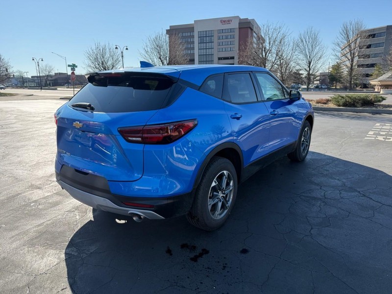 Chevrolet Blazer Vehicle Full-screen Gallery Image 08