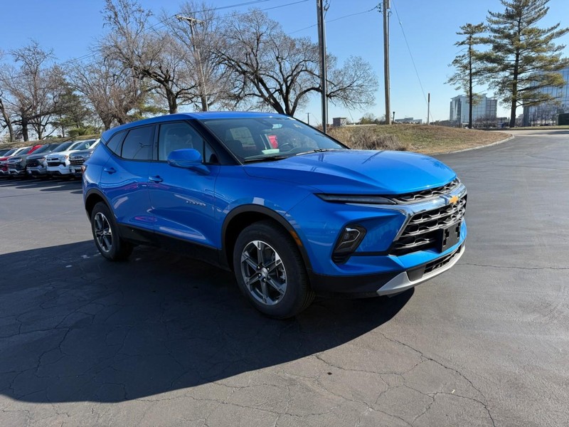 Chevrolet Blazer Vehicle Full-screen Gallery Image 09