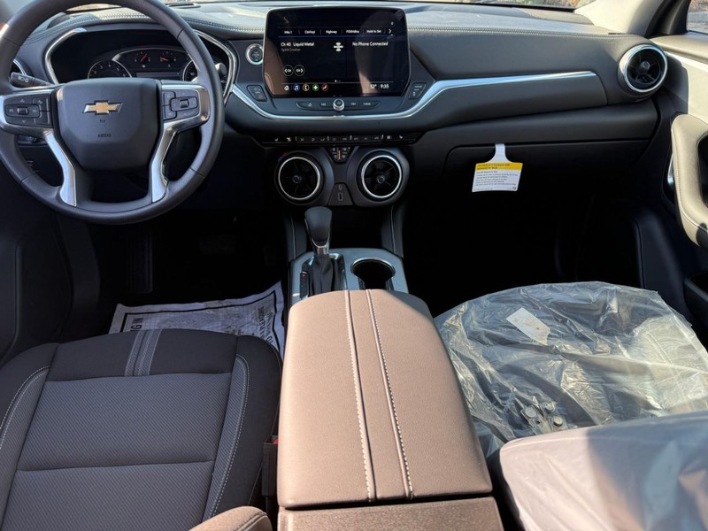 Chevrolet Blazer Vehicle Full-screen Gallery Image 12