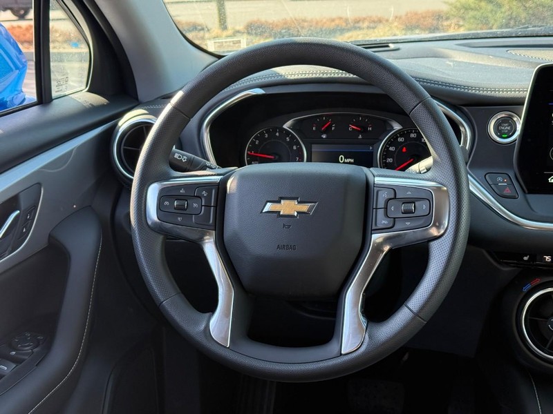 Chevrolet Blazer Vehicle Full-screen Gallery Image 13