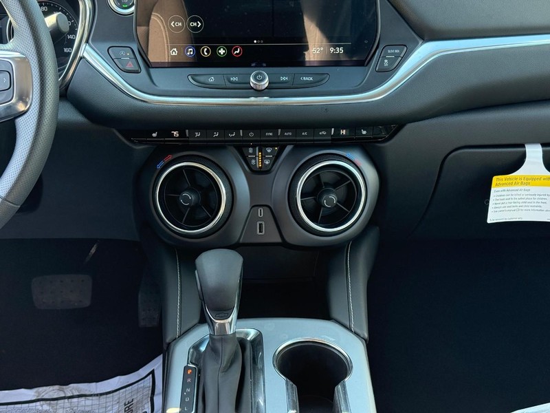 Chevrolet Blazer Vehicle Full-screen Gallery Image 15