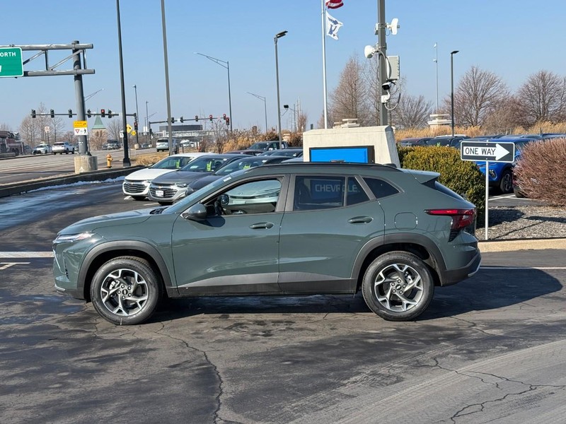 Chevrolet Trax Vehicle Full-screen Gallery Image 2