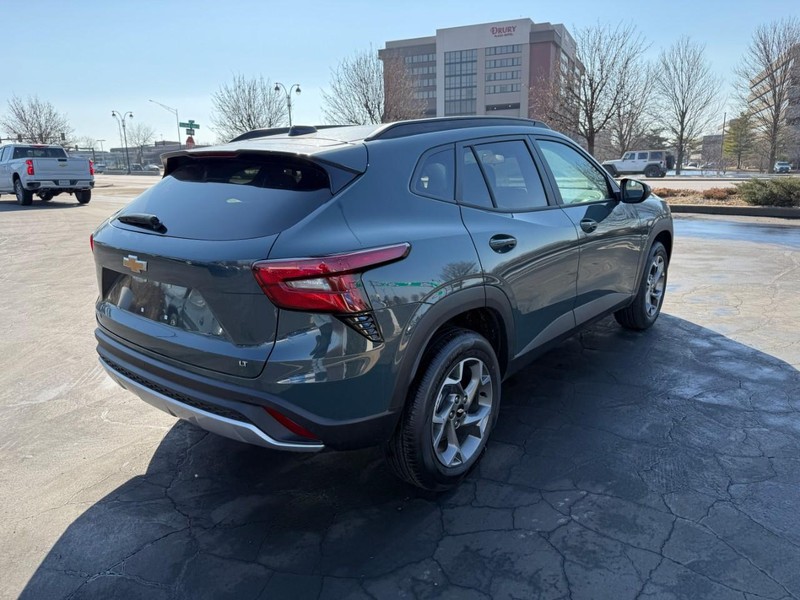 Chevrolet Trax Vehicle Full-screen Gallery Image 8