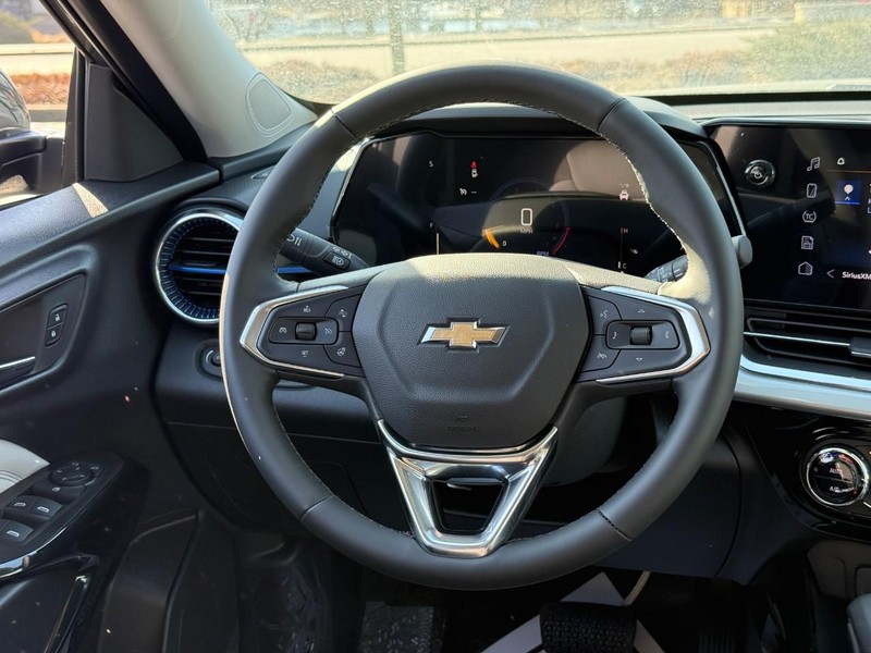 Chevrolet Trax Vehicle Full-screen Gallery Image 13