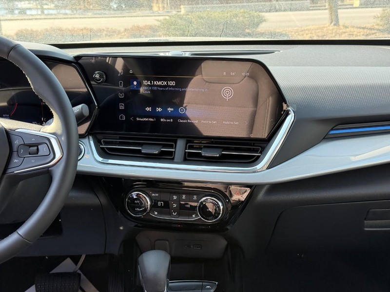 Chevrolet Trax Vehicle Full-screen Gallery Image 14