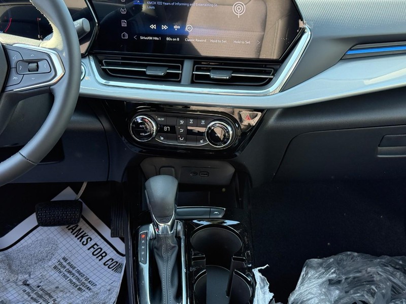 Chevrolet Trax Vehicle Full-screen Gallery Image 15