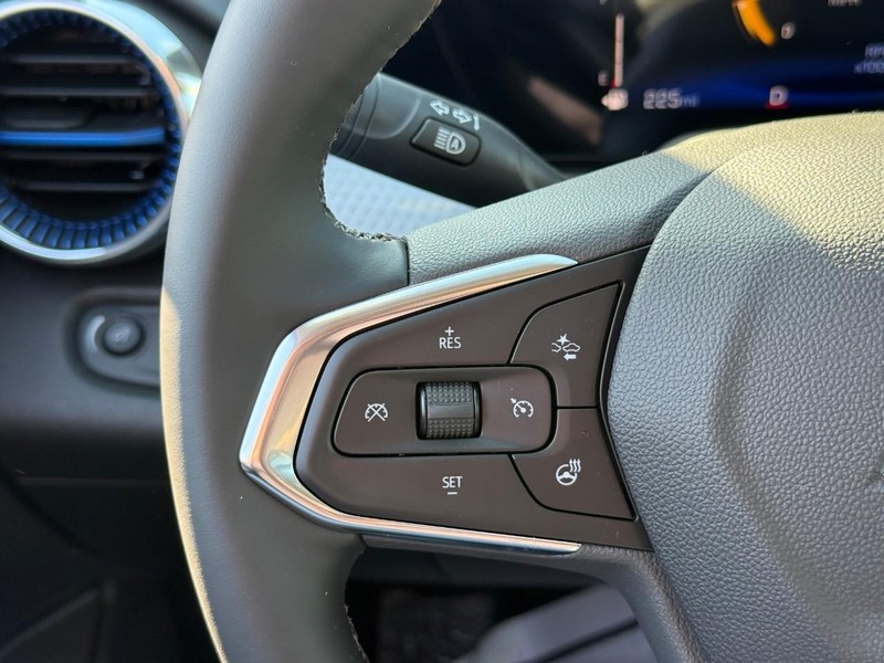 Chevrolet Trax Vehicle Full-screen Gallery Image 21