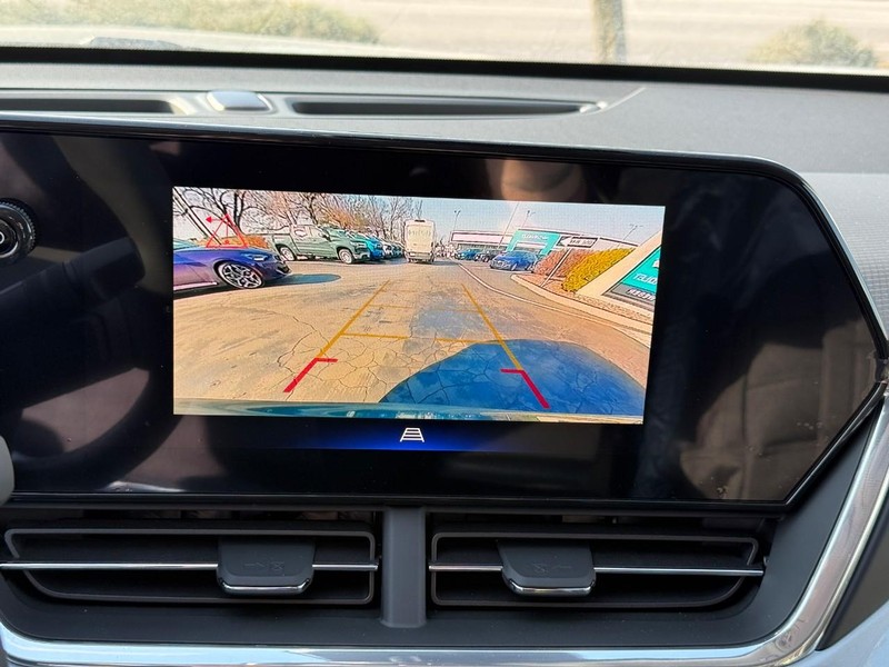 Chevrolet Trax Vehicle Full-screen Gallery Image 25