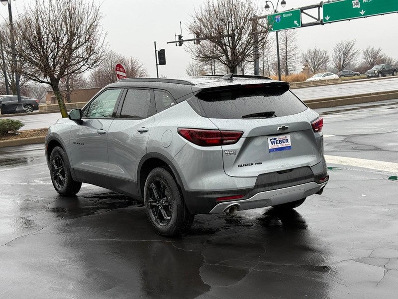 Chevrolet Blazer Vehicle Full-screen Gallery Image 03