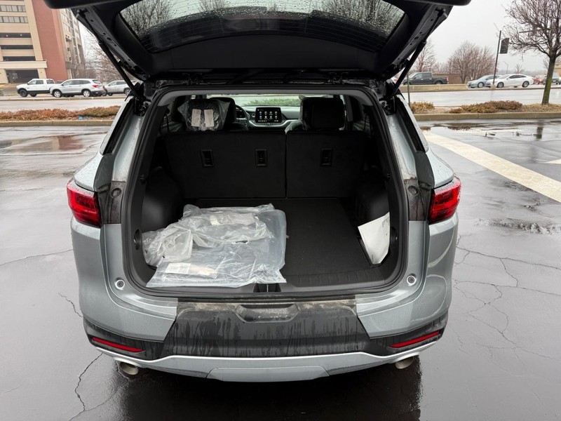 Chevrolet Blazer Vehicle Full-screen Gallery Image 06