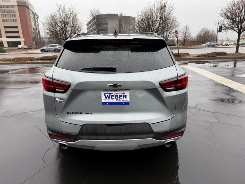 Chevrolet Blazer Vehicle Full-screen Gallery Image 07