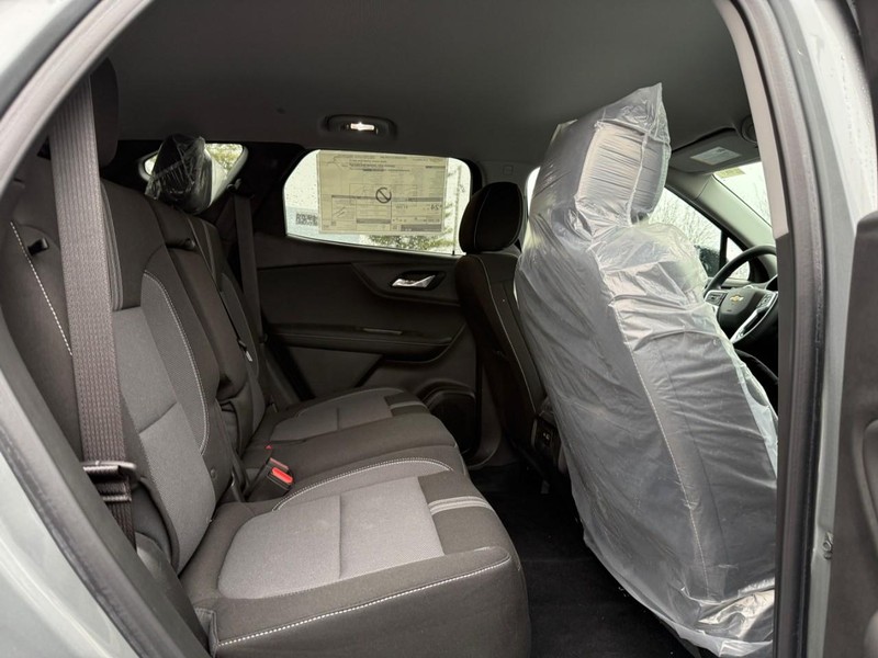 Chevrolet Blazer Vehicle Full-screen Gallery Image 11