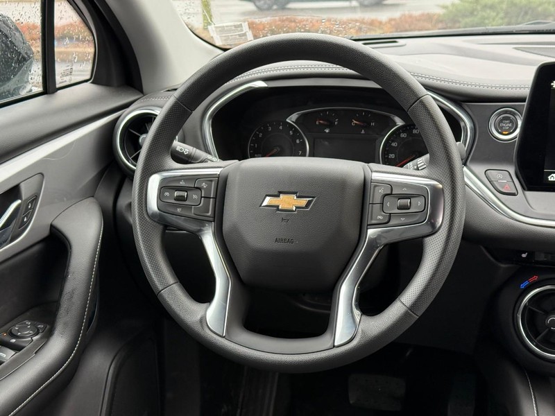 Chevrolet Blazer Vehicle Full-screen Gallery Image 13