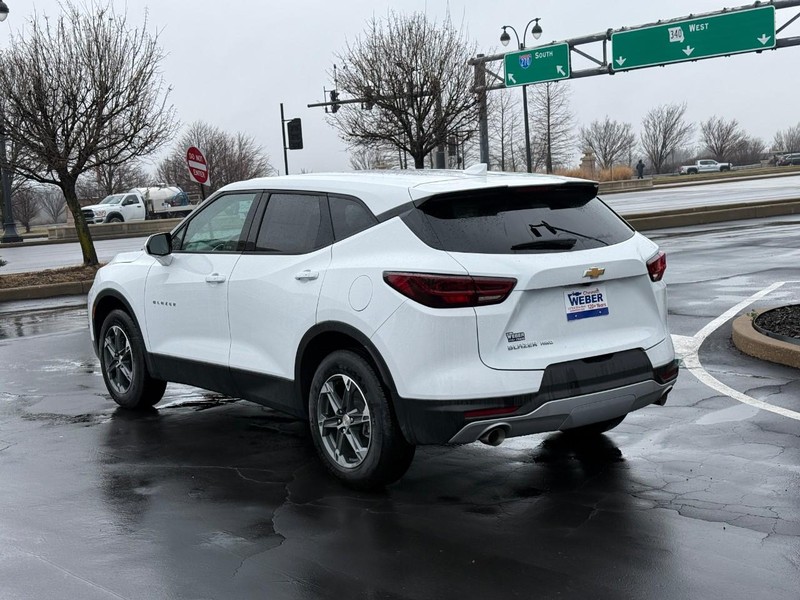 Chevrolet Blazer Vehicle Full-screen Gallery Image 03