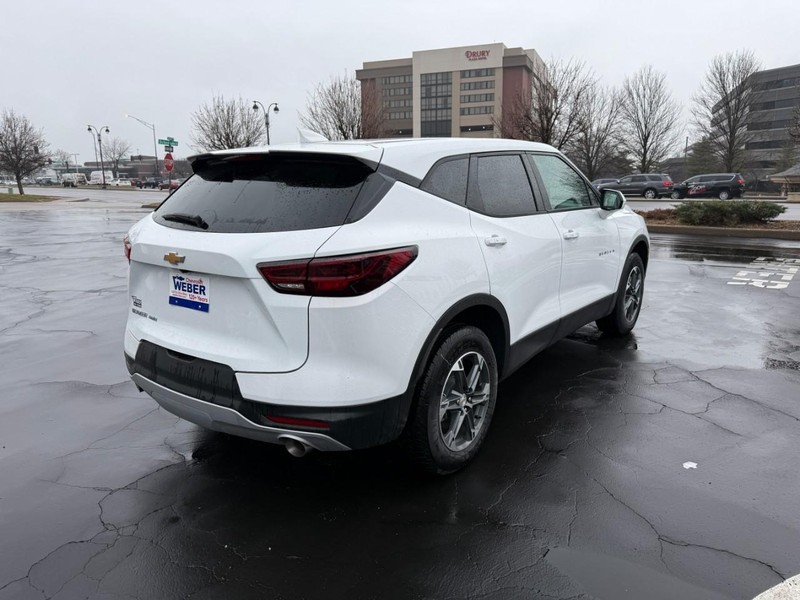 Chevrolet Blazer Vehicle Full-screen Gallery Image 08