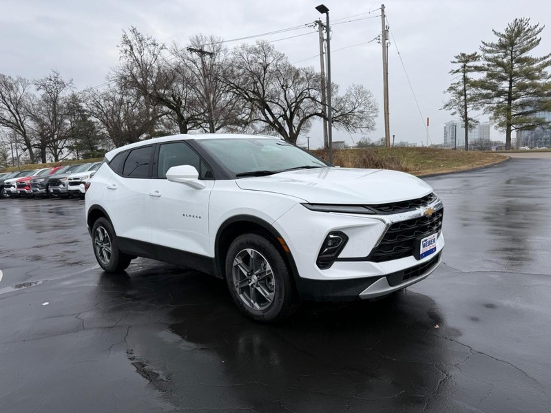 Chevrolet Blazer Vehicle Full-screen Gallery Image 09