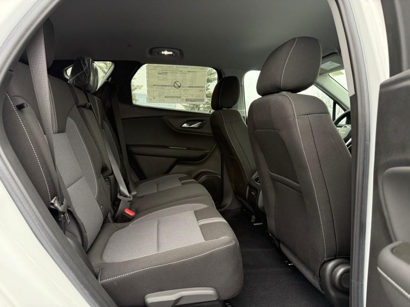 Chevrolet Blazer Vehicle Full-screen Gallery Image 11