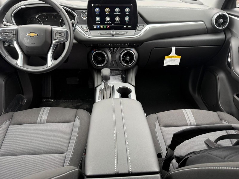 Chevrolet Blazer Vehicle Full-screen Gallery Image 12