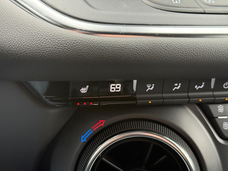 Chevrolet Blazer Vehicle Full-screen Gallery Image 24