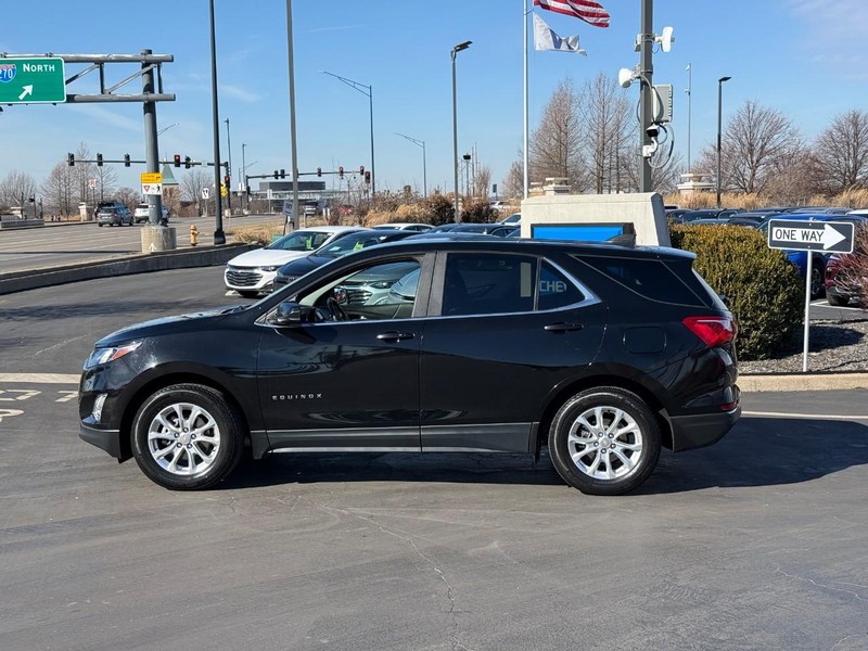 Chevrolet Equinox Vehicle Full-screen Gallery Image 2