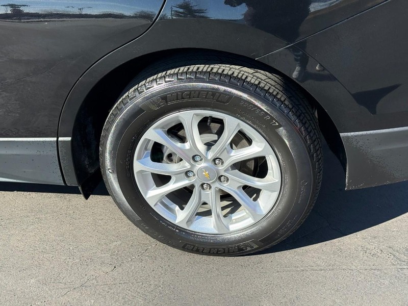 Chevrolet Equinox Vehicle Full-screen Gallery Image 4