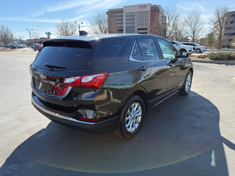 Chevrolet Equinox Vehicle Full-screen Gallery Image 8